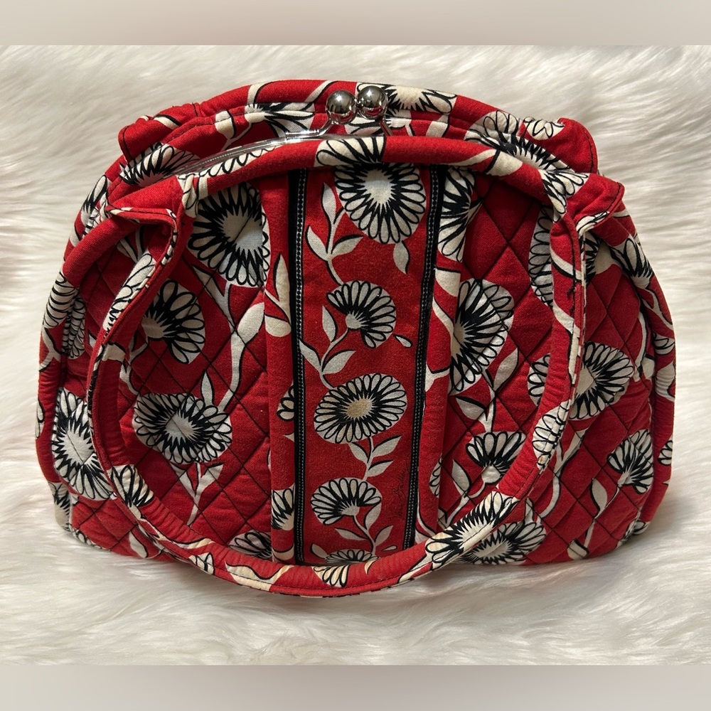 Vera Bradley Daisy Retired Pattern Summer 2011 Red Floral Quilted Shoulder Bag